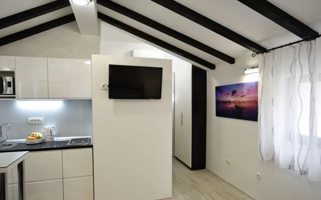 Kuzma Rooms 2