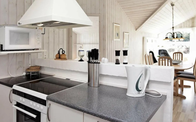 Cozy Holiday Home in Henne Jutland With Indoor Whirlpool