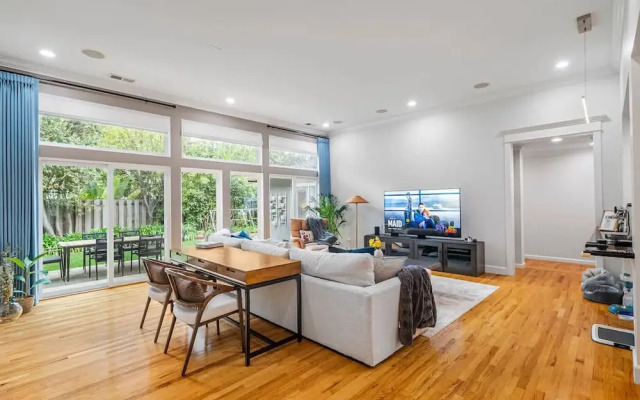 Cozy Modern House in Palo Alto