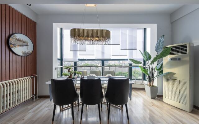 Xi'an City Center View Apartment