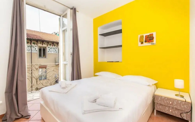 Bright Mini Apartment Valentino