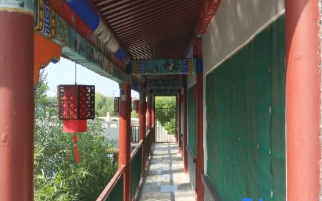 Baiyangdian Water Town Inn
