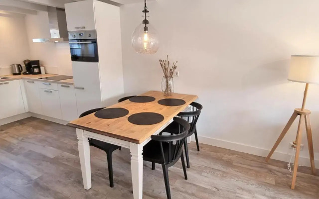 DJV86 NEW Modern holiday home in central location