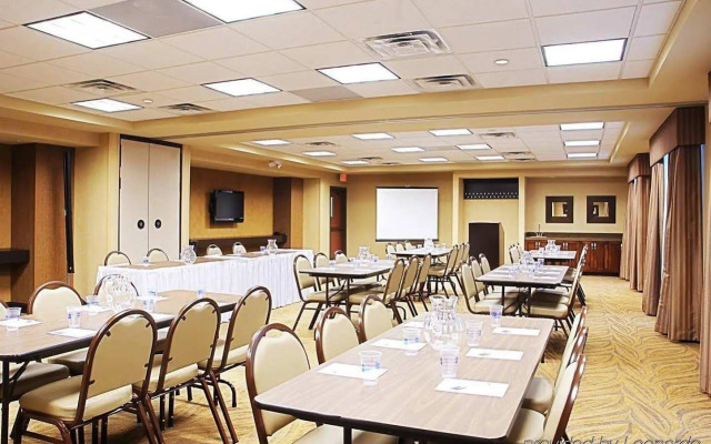 Hampton Inn & Suites Marshalltown