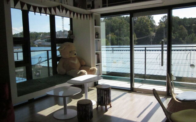 Andong Poong-gyung HOSTEL n LIBRARY