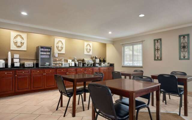 Baymont by Wyndham Kansas City KU Medical Center
