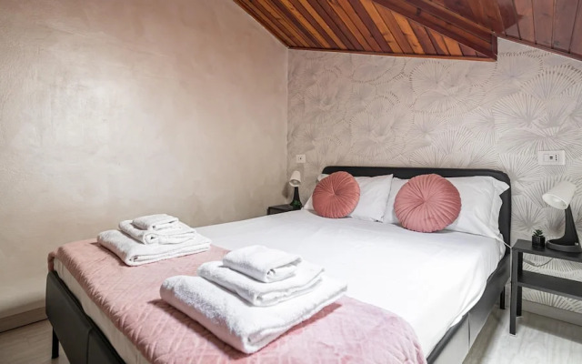 Rovani 14 in Monza With 1 Bedrooms and 1 Bathrooms