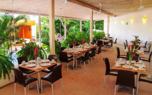 Hotel Ixzi Plus
