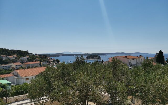 Charming sea View Apartment in Hvar