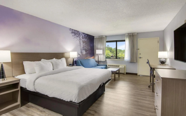 Pismo Lighthouse Suites