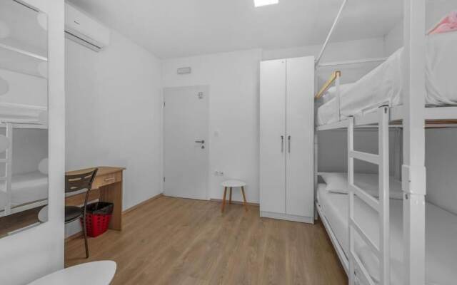 Hostel Elli