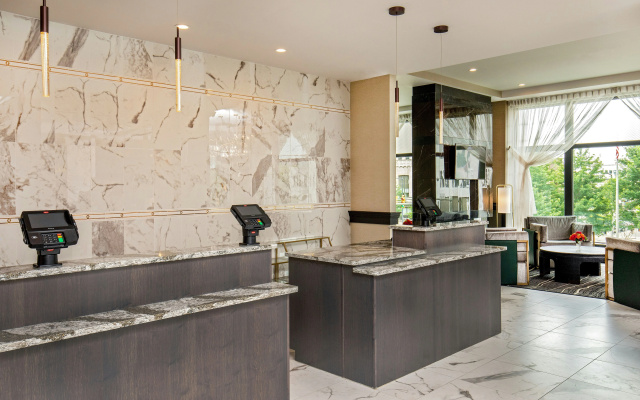 DoubleTree by Hilton Youngstown Downtown