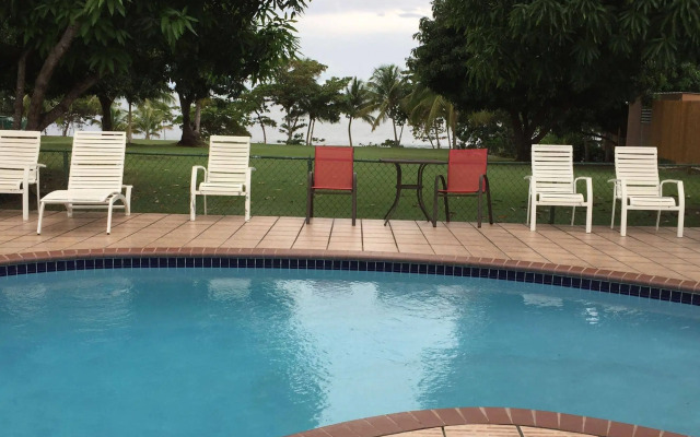 Tres Palmas Inn & Villas