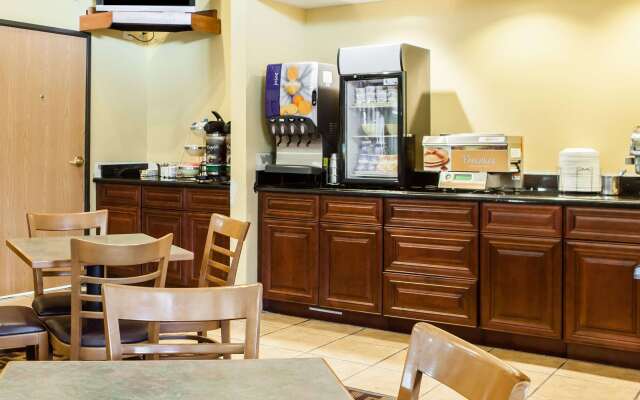 Quality Inn Bolingbrook I 55