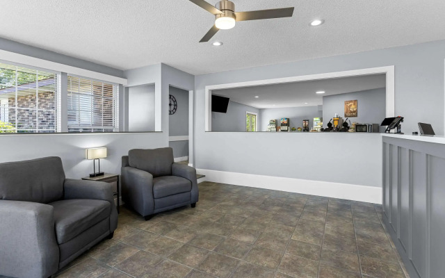Quality Inn Lakefront