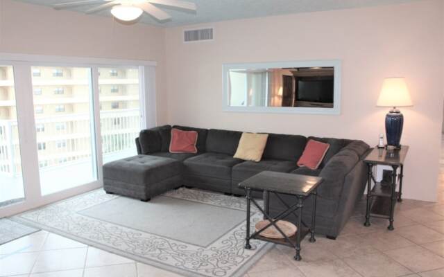 Jamaica Royale T64 - 2 Br Condo