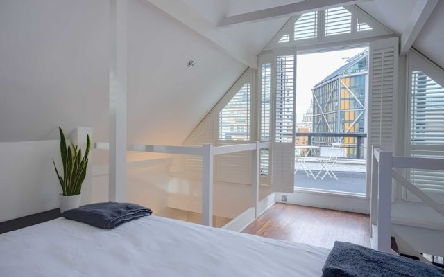 1 Bedroom Flat with Balcony Sleeps 4 in Southwark