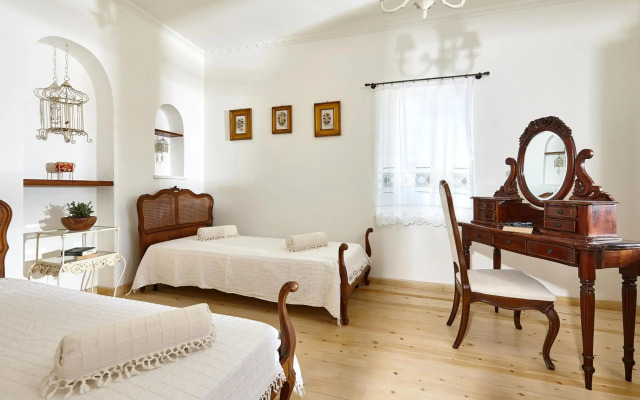 Orelia Cretan Villas & Deluxe Apartments