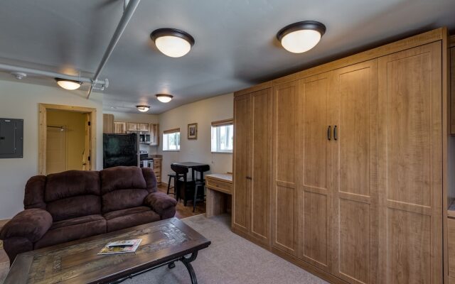 HiWay 40 Grill and Lodge