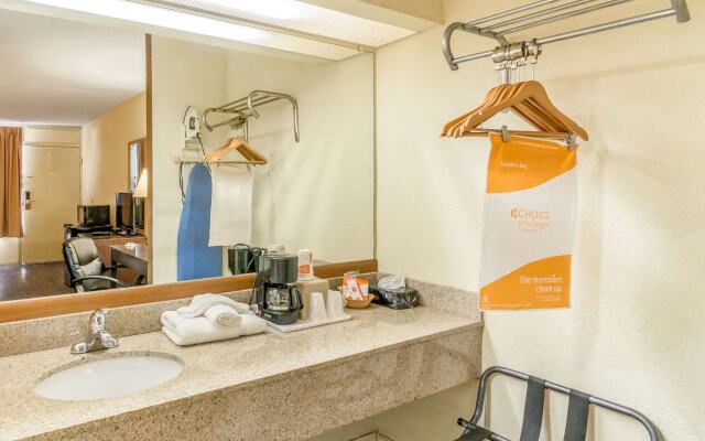 Econo Lodge Andalusia