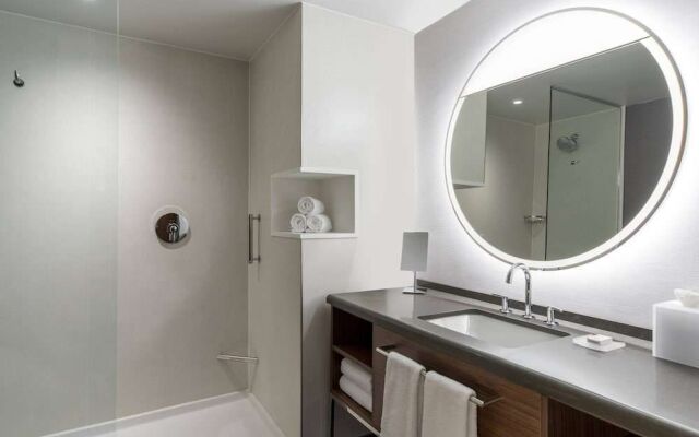 Courtyard By Marriott Lake City