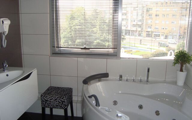 Hotel City Central International