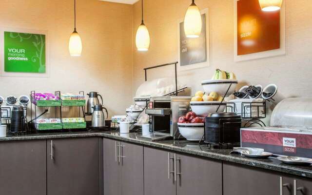 Comfort Inn & Suites Sturbridge - Brimfield