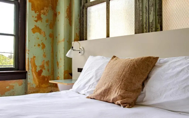 Travelers Hotel