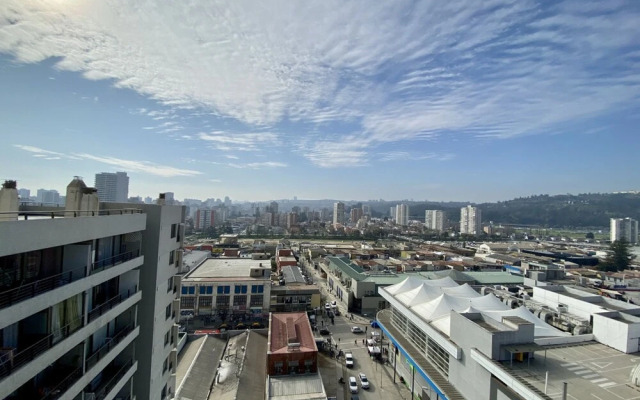 Urban Yard Bus Terminal Home Office Pool Wifi