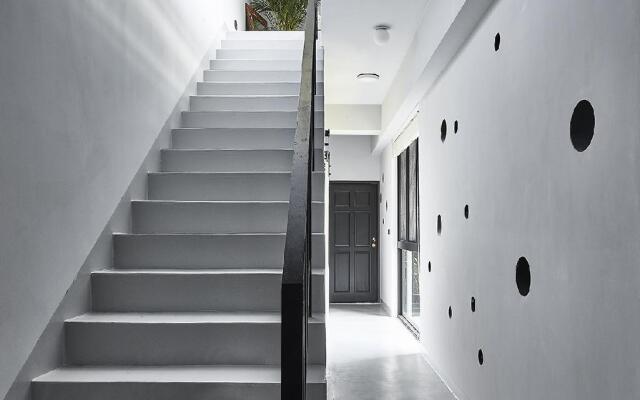 noir B&B