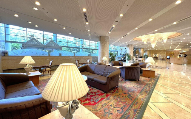 Hotel Springs Makuhari – Lobby – Chiba