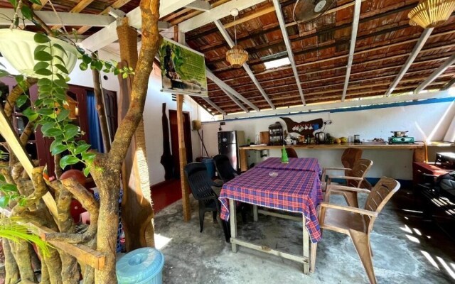 100 Step Beach White House