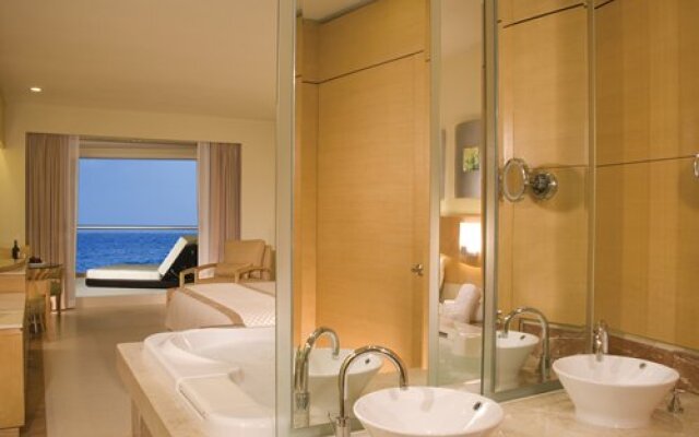 Beach Palace Resort, Cancún, Mexico