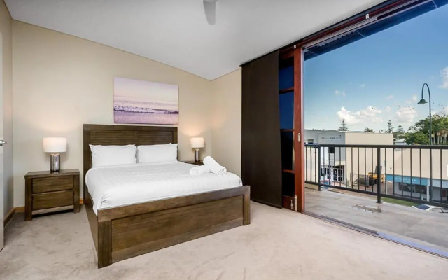 Byron Bay Accom Unit 5 21-25 Fletcher Street - A Seventh Summer – Guest Rooms – Byron Bay