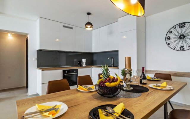 Pleasing Apartment in Crikvenica With Private Pool