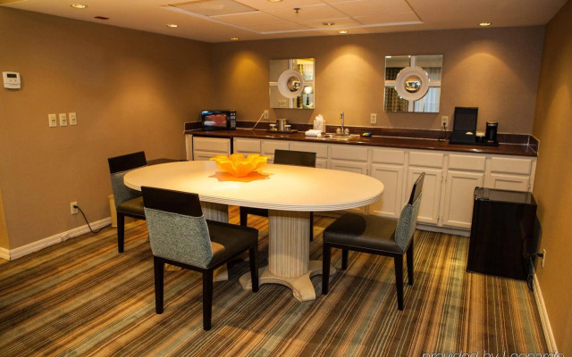 Delta Hotels by Marriott Ontario Airport