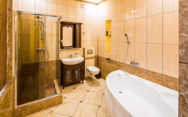 Beautiful apartment D.Galytskogo