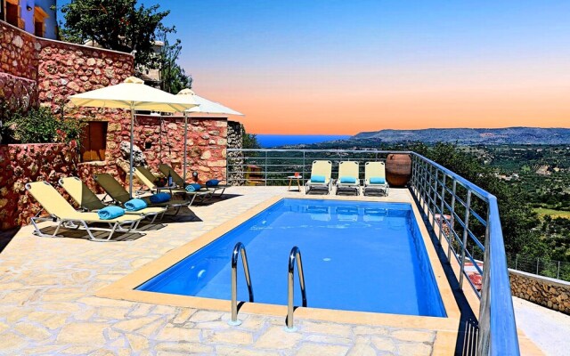Villa Veneciana with Heated Pool