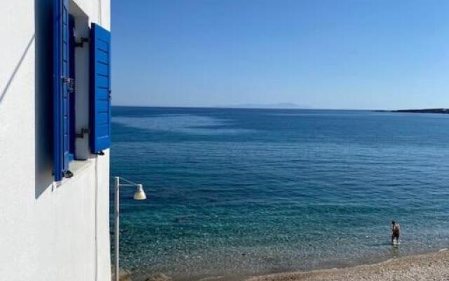 Cavos Studio by the sea