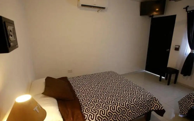Rooms el Batey - Downtown Cancun 4