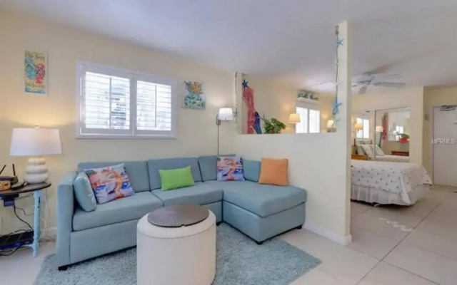 2 Bedroom Waterfront Pool Side!