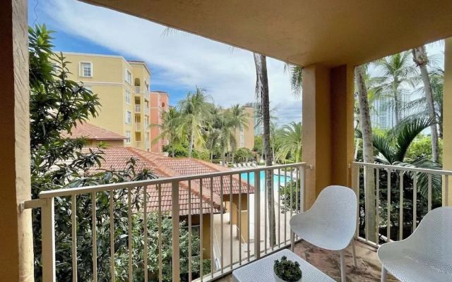 Exclusive Condo 10 Min to the Beach