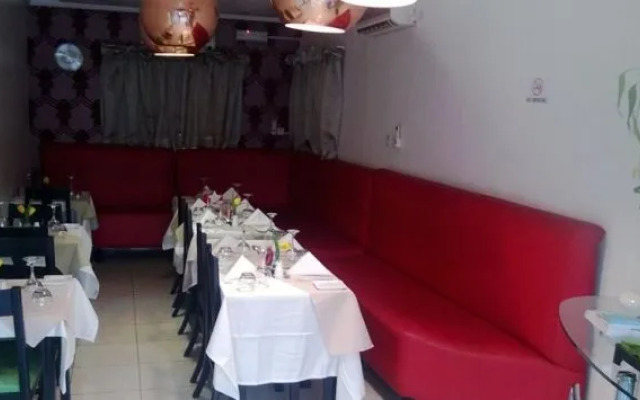 Cata Apartment Hotel And Spa