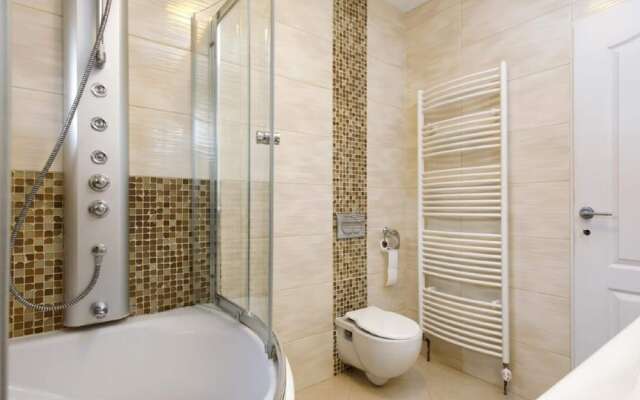 Charming Villa With Private Pool