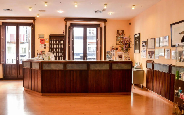 Hostal Cataluna