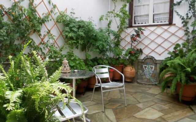 Aggela Guesthouse