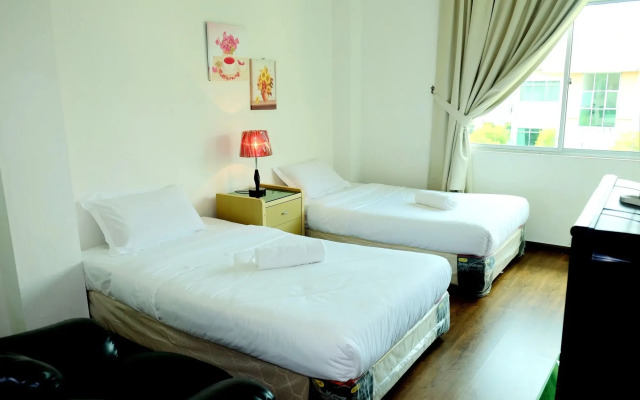 Natol Homestay - Kuching Home Penthouse Airport Road