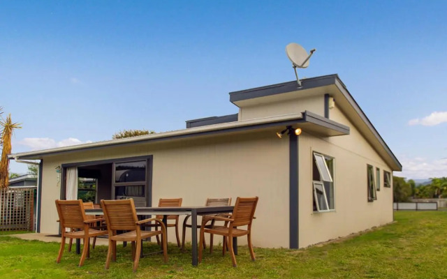 Hetherington Haven - Whangamata Holiday Home