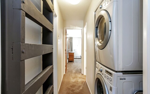 9 Sandstone70 3 Bedroom Condo by RedAwning