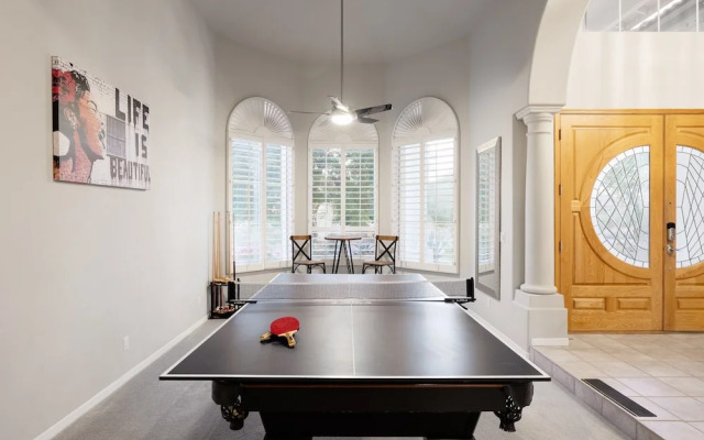 Luxury Mountain Estate-pool-spa-bbq+bar-fire pit